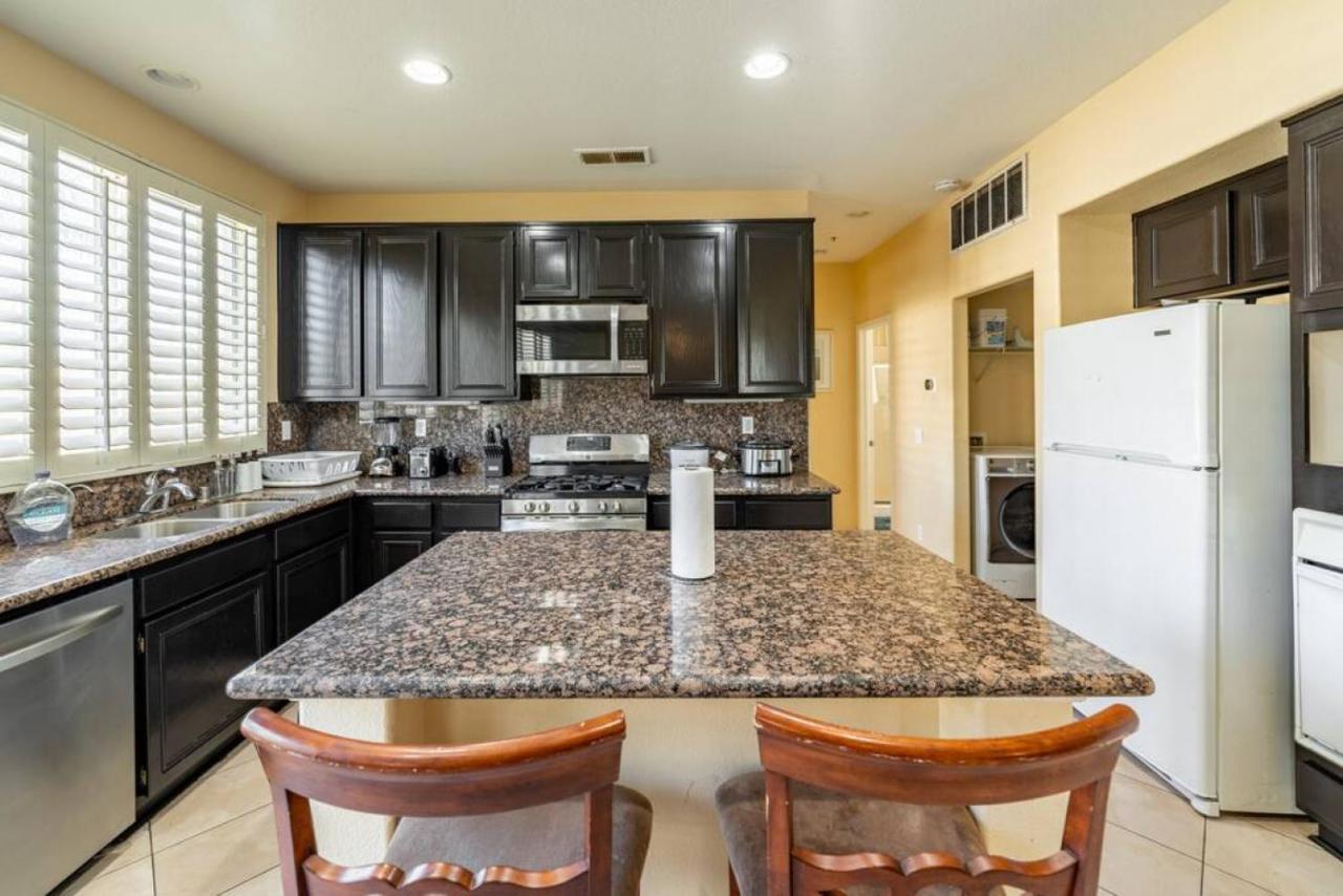 פונטנה Family-Friendly 4Br Home - Spacious - Great Location מראה חיצוני תמונה